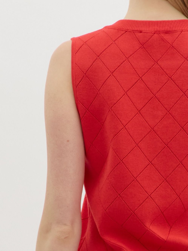 Red Sleeveless Sweater Top