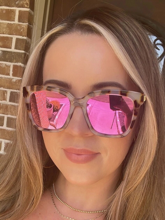 Lyla Sunglasses - Hot Pink