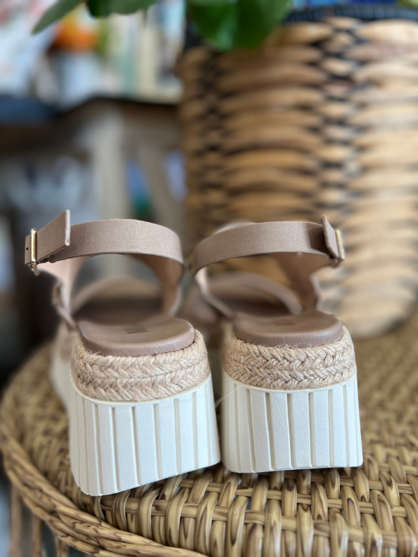 Yuna Wedge Sandal - Stone