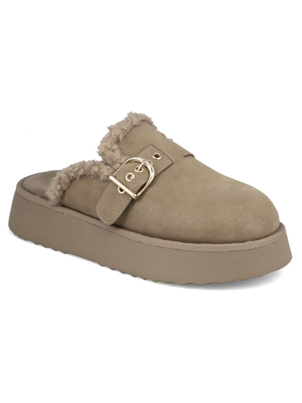 Beige slip-on shoe with fur lining and gold buckle on a white background