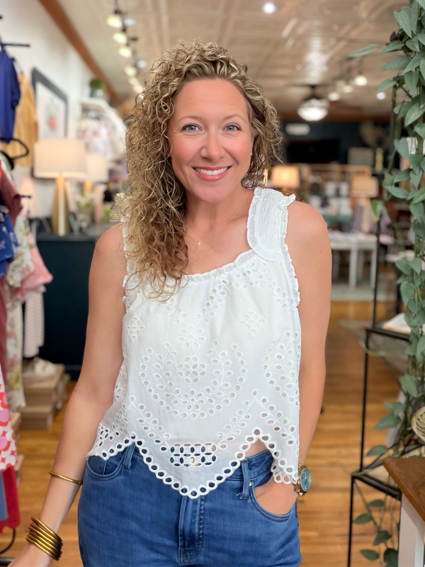 White Lace Sleeveless Top - Themasonboutique
