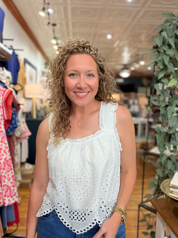 White Lace Sleeveless Top - Themasonboutique